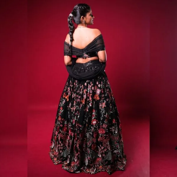 Modern lehenga styles for party |Trendy party lehenga | Latest party wear lehenga desighn 2025 - Image 2